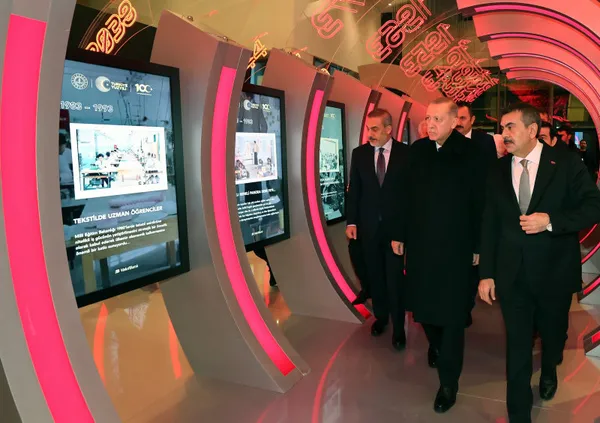 Başkan Recep Tayyip Erdoğan tarih vererek müjdeyi duyurdu: Çalışan emekliye 5 bin TL ikramiye...