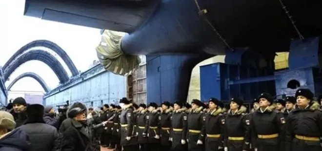 Rusya ilk seri üretim nükleer denizaltısını suya indirdi