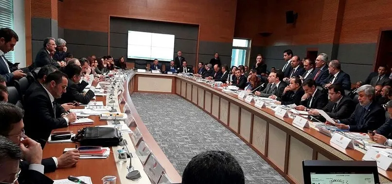 Anayasa değişiklik teklifinde 2 madde düşürüldü
