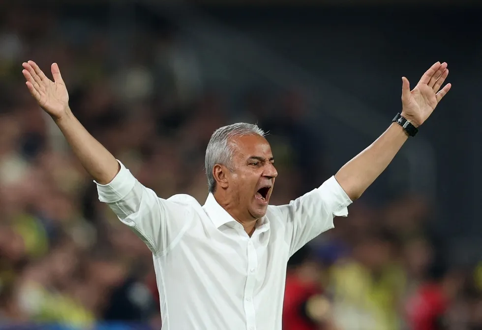 1789301117364.jpg Fenerbahçe'de kriz sonrası uzlaşma! İsmail Kartal'ın istifa kararı sonrası Aziz Yıldırım'dan "Arkandayım" mesajı geldi - 2