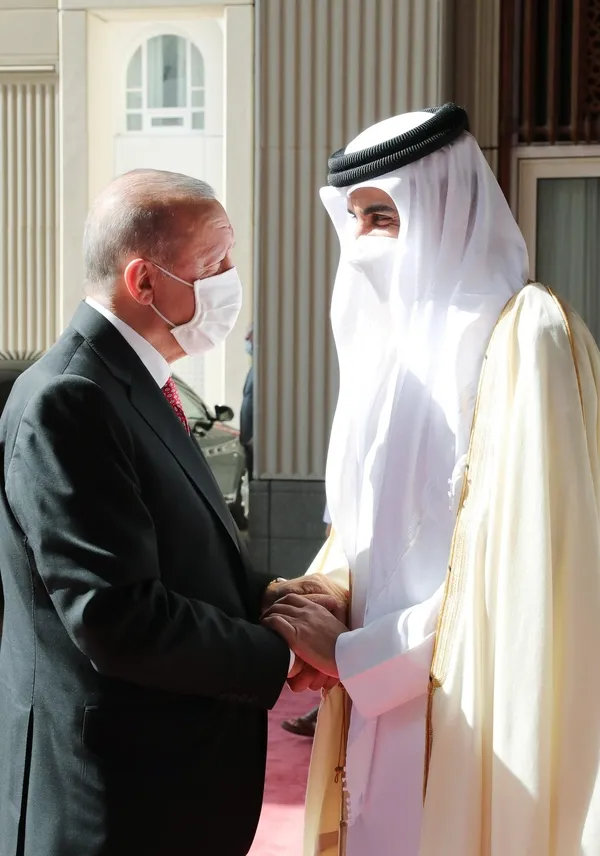 Yerli ve milli teknolojilerimiz Katar’da! Katar Emiri, Hürjet ve Gökbey’e hayran kaldı