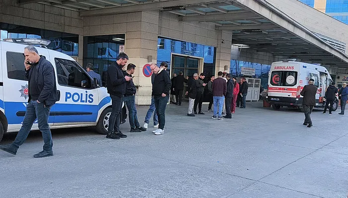 son-dakika-siirtte-aile-vahseti-olu-ve-yaralilar-var-1761895405713.jpeg Siirt'teki vahşetten görüntü (AA)