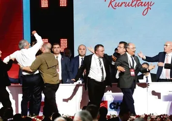 CHP'de yeniden "tek adam" hevesi! Özel düğmeye bastı: Büyük kıyım geliyor