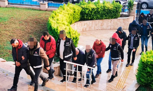 1672828083162.jpg Muğla merkezli 3 ilde rüşvet operasyonu! 12 zanlı gözaltına alındı - 2