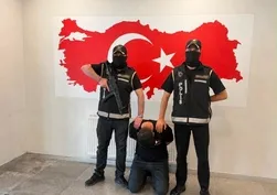 Sınır ötesinde nefes kesen operasyon! Aranan firari Bakü'de kıskıvrak yakalandı