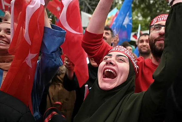 Türkiye’nin 81 ilinden Başkan Erdoğan’ın zaferinin sevinç görüntüleri! Başkan Erdoğan’ın konuşmaları…