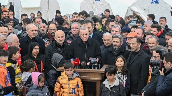 imamoglu-sahadaki-calismalari-karalama-telasina-girdi-baskan-erdogan-uzerinden-yalan-ve-algi-operasyonu-ak-par-1707156757170.jpeg Ekrem İmamoğlu'ndan Başkan Erdoğan üzerinden kırpılmış video ile algı operasyonu! AK Parti'den sert tepki: "Agorafobiye yakalanan misafir başkan" - 3
