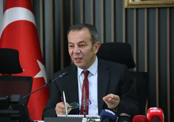 CHP'li ırkçı başkan Tanju Özcan'ın 'yabancı' tarifesine mahkeme 'dur' dedi