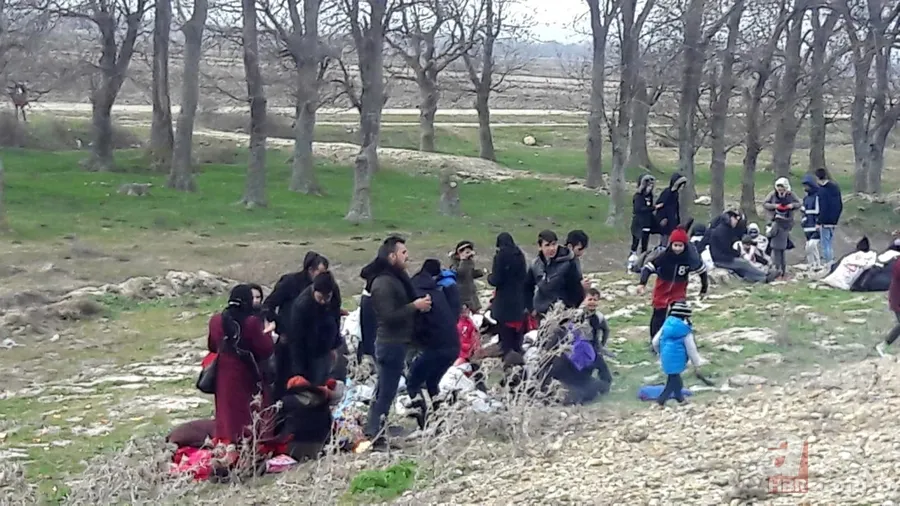 Avrupa'da mülteci korkusu! Tel çitleri keserek Yunanistan'a ulaştılar 6