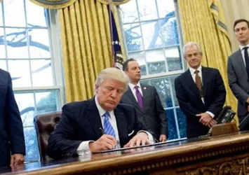 Donald Trump o emri imzaladı