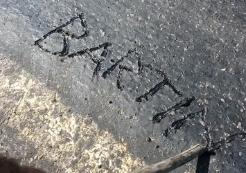 Bartın'da artan sıcaklar asfaltı eritti