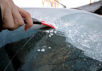 Kars buz kesti | Araçlara battaniyeli koruma