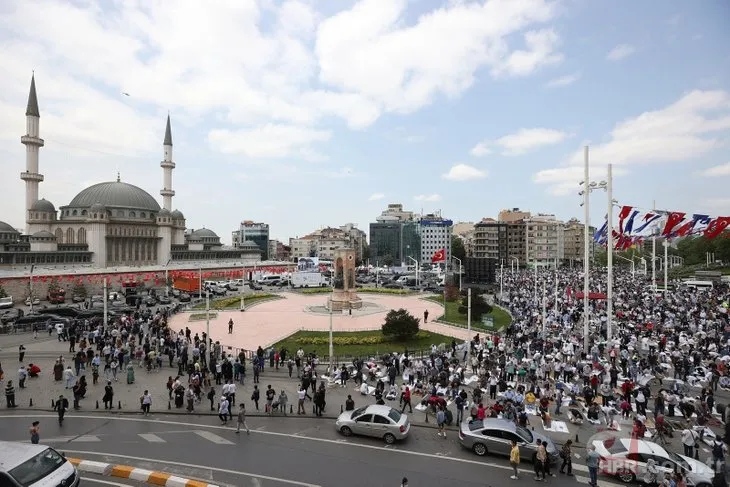 Vatandaşlar ilk namaz için Taksim Camii’nde!
