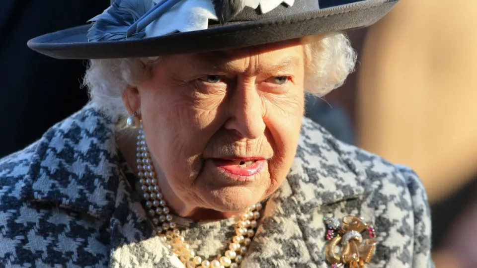8 yıl sonra bir ilk! Dünyanın gözü İngiltere'de: Kraliçe Elizabeth hastaneye yattı