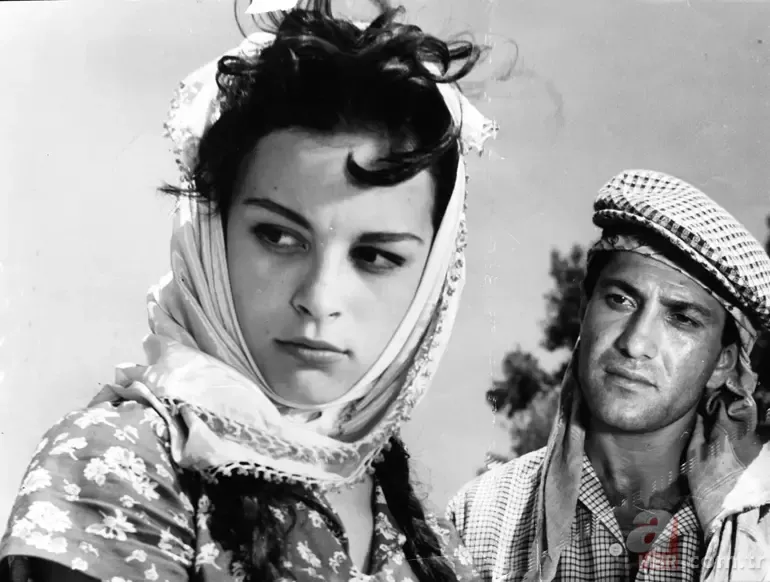 Susuz Yaz filmiyle şöhreti yakaladı! Hülya Koçyiğit'in kardeşi bakın kim çıktı! 3