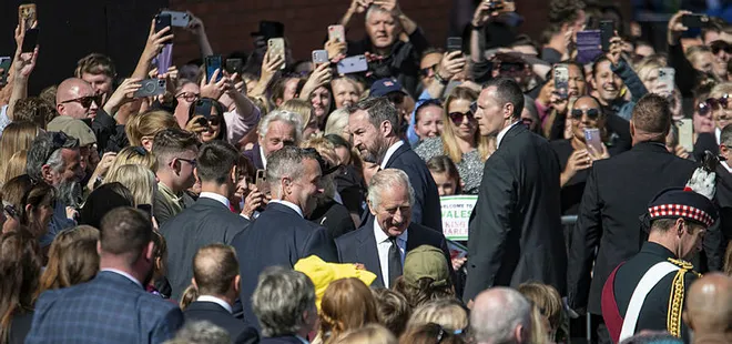 Kabaran faturalar Birleşik Krallık’ta halkı düşündürüyor! Prens Charles tek kelime etmeden hemen kaçtı