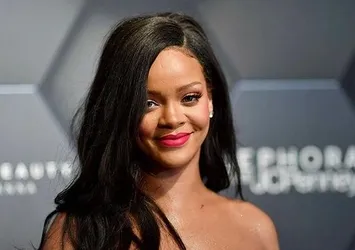 Rihanna'dan Türk hayranlarına jest