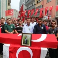 Şehit Eren Bülbülün cenazesinden anlamlı görüntüler