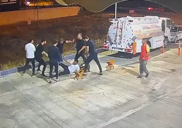 Akaryakıt istasyonunda cinayet! Yerlerde sürükleyip öldürdüler! O anlar kamerada