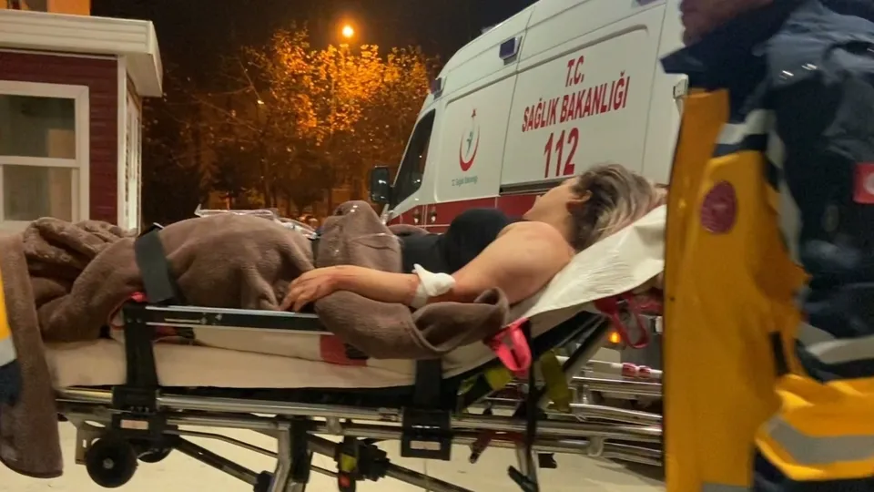 Bursa’da cani koca dehşet saçtı: Eşini 6 yerden bıçakladı ve ağır yaraladı