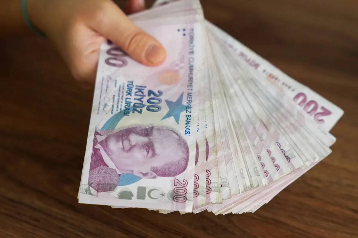 1788599551996.jpg Bakanlık, yaşlı ve engelli vatandaşlara yönelik düzenli sosyal destek programlarını sürdürmeye devam ediyor.