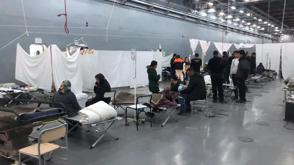 Dev yüzer hastane milletin hizmetinde!