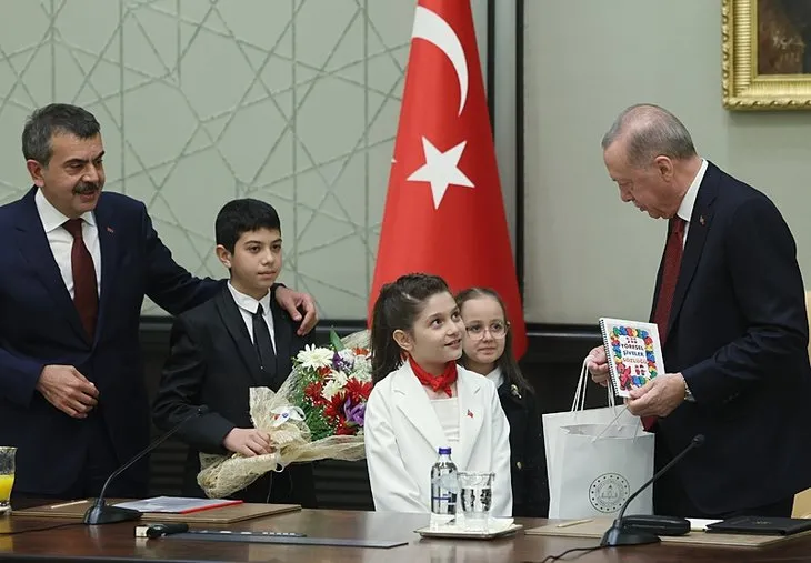Külliye’de 23 Nisan coşkusu! İşte Başkan Erdoğan’ın çocukları kabulünde renkli anlar...