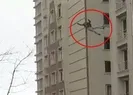 Ölüme atladı! O anlar kamerada