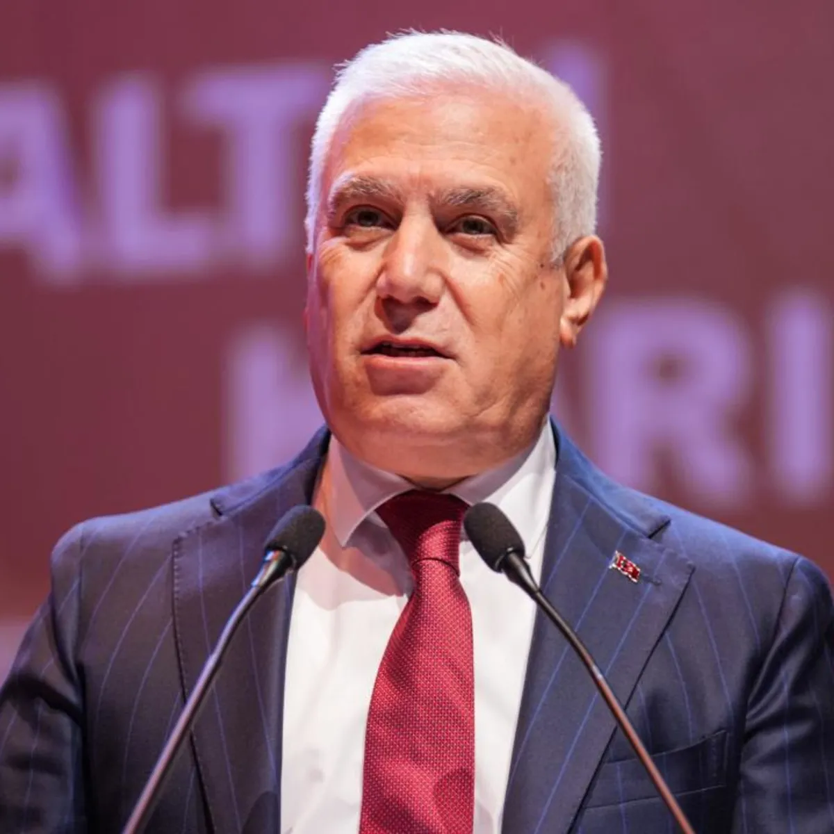 Mustafa Bozbey, CHP üyeliklerinden istifa ettiğini duyurdu
