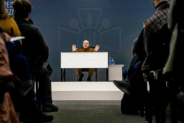 ukraynaya-hangi-savas-ucaklari-verilecek-ukrayna-savunma-bakani-oleksii-reznikovden-rusyayi-kizdiracak-sozler-1675617163139.jpg Ukrayna'ya hangi savaş uçakları verilecek? Ukrayna Savunma Bakanı Oleksii Reznikov'den Rusya'yı kızdıracak sözler - 3