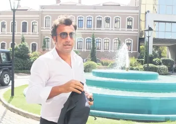 Ünlü menajer Ahmet Bulut'un yuvasını 'köpek' yıktı!