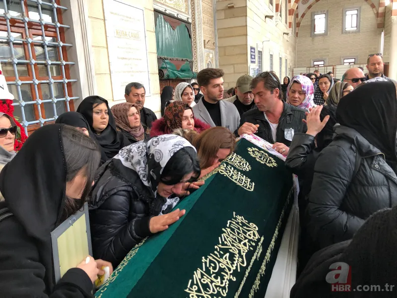 Şarkıcı Ceylan’ın acı günü! Yeğeni Nazlıcan Arkan'ı gözyaşları içinde uğurladı 7