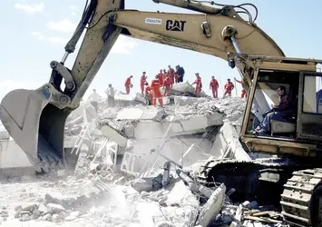 Kamu binaları dün mezardı bugün sığınak!