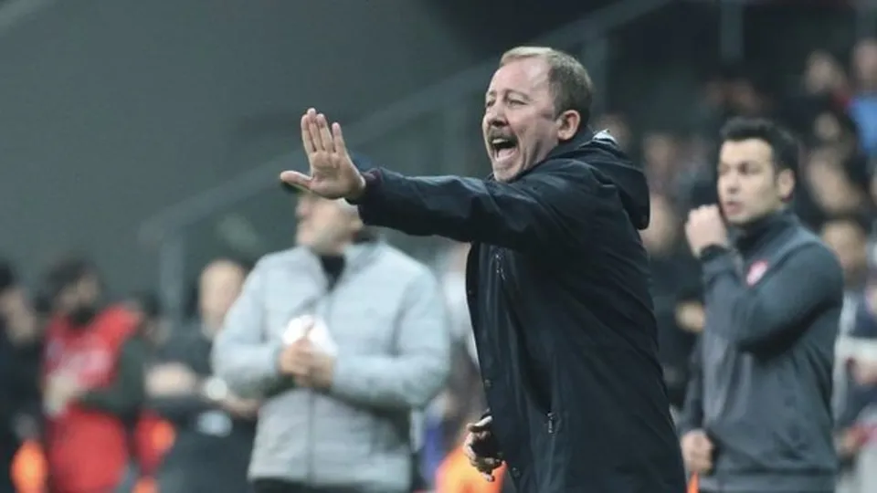 Sergen Yalçın son kararını verdi! İşte Beşiktaş'ın muhtemel derbi 11'i!
