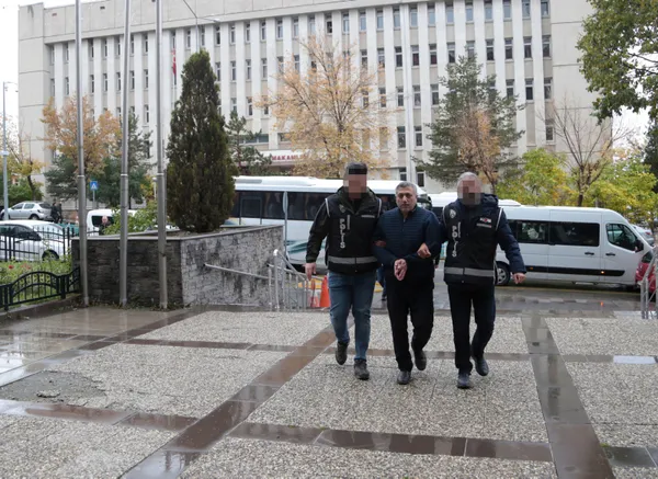 FETÖ’nün finans yapılanmasına operasyon! 32 şüpheli tutuklandı