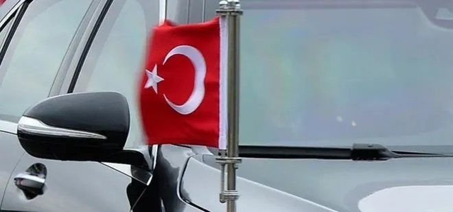 Türk bayrağına saldırı girişimi