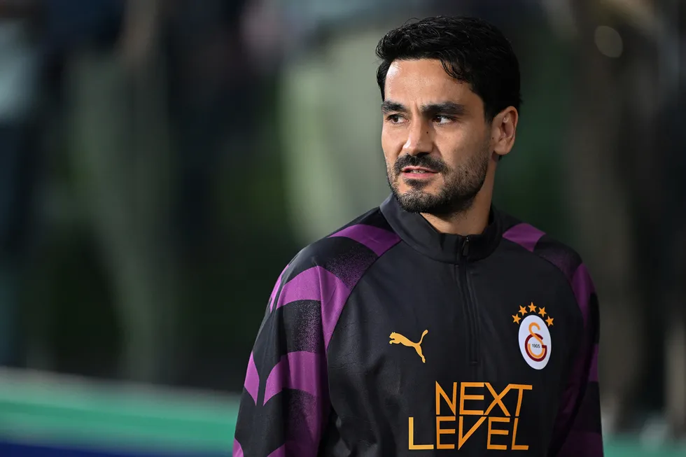 sari-kirmizlilarda-3-oyuncu-icin-ocak-ayinda-ayrilma-karari-verildi-1789382920576.jpg Üç yıldızın süresi şoke etti! Galatasaray yönetimi yeni transferler için İlkay, Kaan ve Singo'yu gözden çıkardı - 1