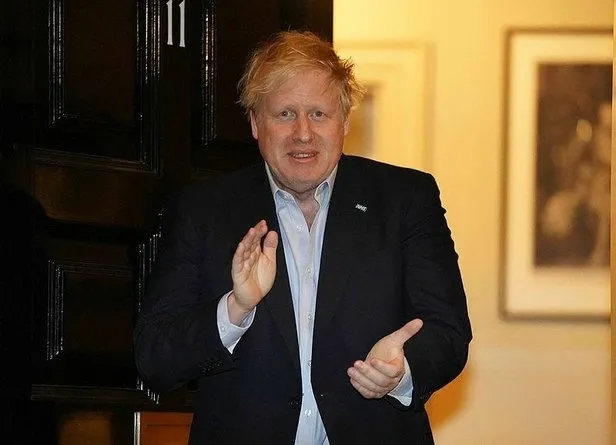 Coronavirüs karantinasında olan İngiltere Başbakanı Boris Johnson ilk kez görüntülendi