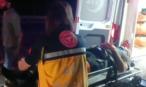 1694045925845.jpg Yolun karşısına geçerken halk otobüsü çarptı! Olay yerine ekipler sevk edildi - 2