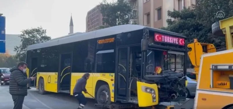 Son dakika | İstanbul Bayrampaşa'da İETT faciası! Otomobille çarpıştı! Çok sayıda yaralı var