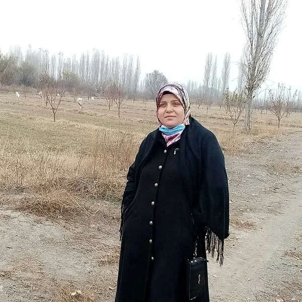 igdirda-ceviz-agacinin-altinda-otururken-uzerine-yildirim-dustu-1618063295983.jpg Iğdır’da ceviz ağacının altında otururken üzerine yıldırım düştü - 1