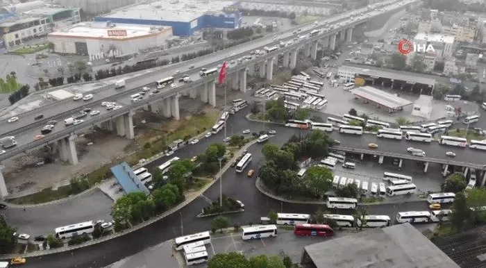 Seyahat kısıtlamasının kalkmasıyla 15 Temmuz Demokrasi Otogarı’nda yoğunluk! Havadan görüntülendi