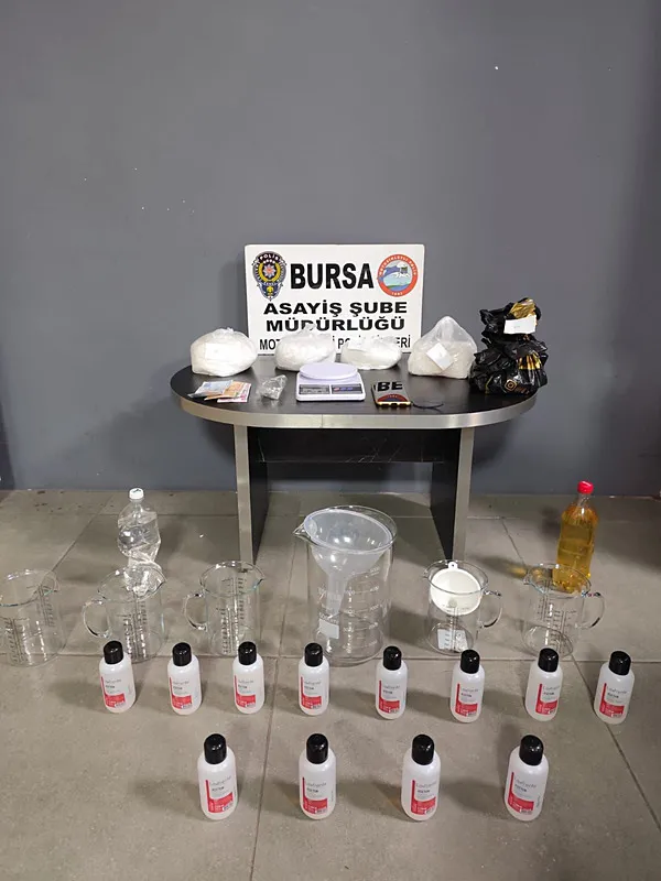 Taksiyle uyuşturucu ticareti! Ekiplerin dikkati yakalattı - 2