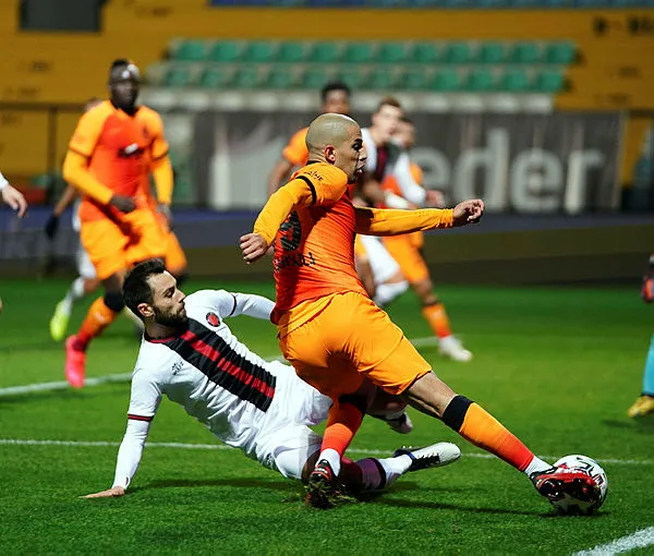 Galatasaray’da Trabzonspor maçı öncesi şok! Golcü futbolcu kadrodan çıkarıldı