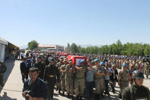 Helikopter kazasında şehit olan 7 asker için Şırnak'ta en acı tören - 3
