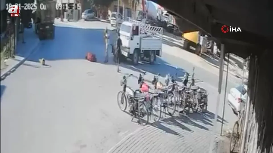 Motosikletle kamyonet böyle çarpıştı