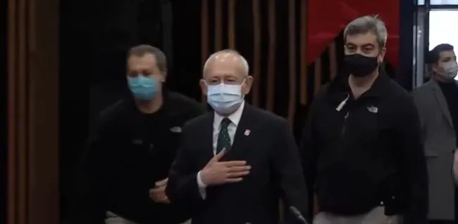 CHP'de koltuk kavgası! Kılıçdaroğlu’nun ekibi masaya yumruğunu vurdu - 1