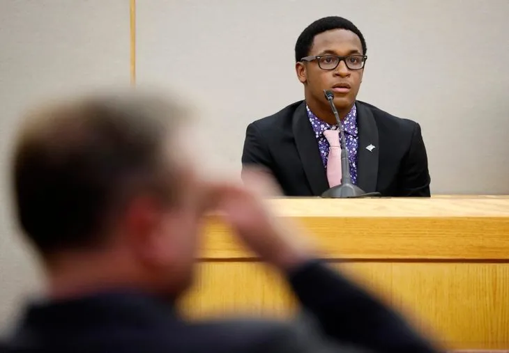 Mahkeme bu kararı verdi! Kardeşinin katiline sarılıp ağladı