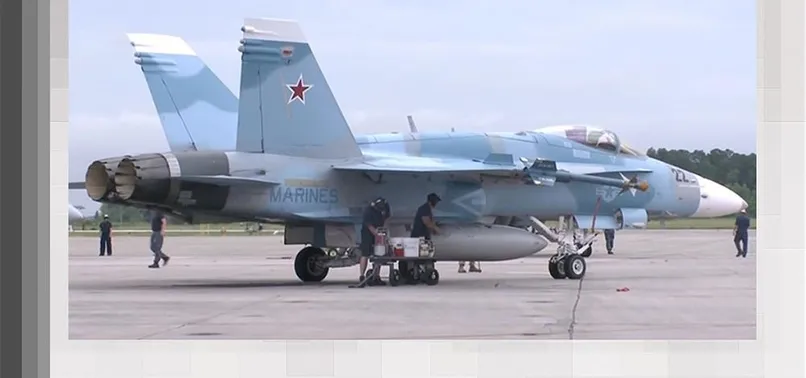 ABD jeti Rus uçağı gibi boyandı