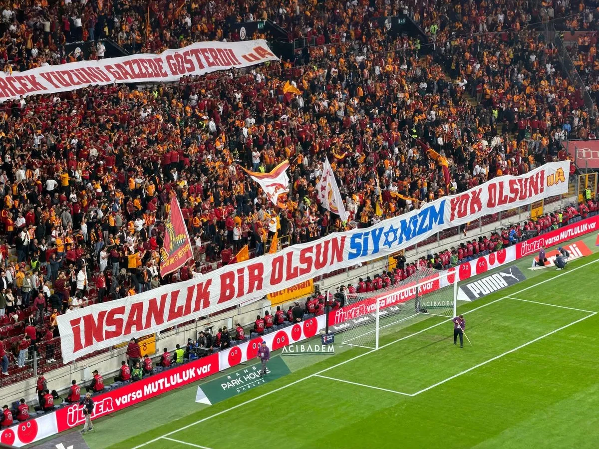 galatasaray-fenerbahce-derbisi-ezeli-rekabette-407-randevu-1793039260105.jpg Galatasaray-Fenerbahçe derbisi: Ezeli rekabette 407. randevu - 3
